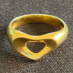 Tiffany & Co., 18k yellow gold, Elsa Peretti vintage open heart ring size 5